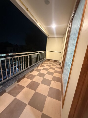 Balcony in 3 BHK Builder Floor at Sector 23 – for Rent