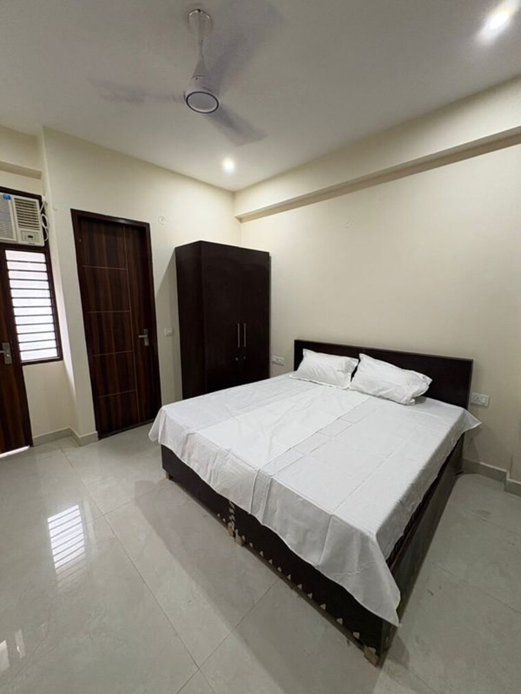 Bedroom, sector 23 3 Bedroom 420 Sq.Ft. Builder Floor In Sector 23 Gurgaon 9975703