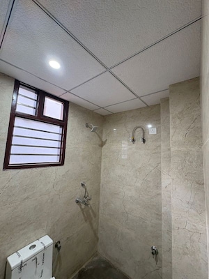 Room in 3 BHK Builder Floor at Sector 23 – for Rent