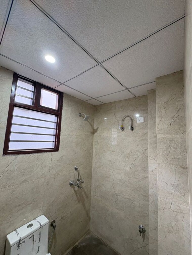 Room, sector 23 3 Bedroom 420 Sq.Ft. Builder Floor In Sector 23 Gurgaon 9975703