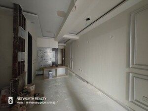 Room in 2 BHK Builder Floor at Sector 73 – for Sale