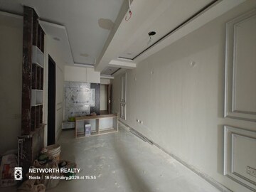 Room in 2 BHK Builder Floor at Sector 73 – for Sale