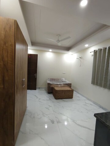 Living Room in 1 BHK Builder Floor at Sector 51 – for Rent