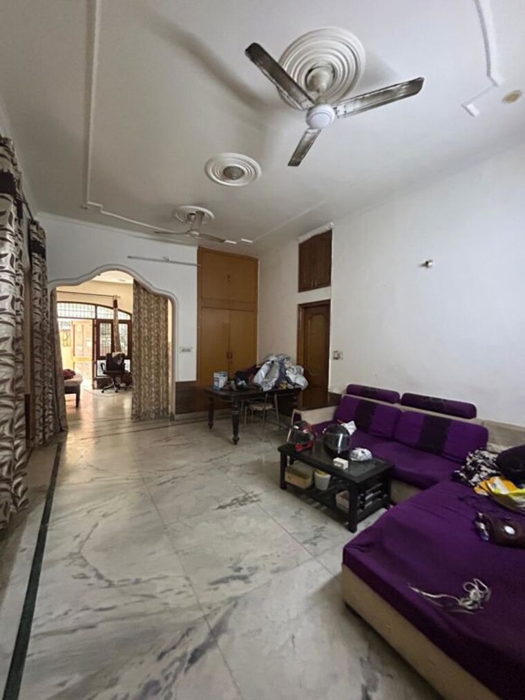 Parking, sector 23a 3 Bedroom 1800 Sq.Ft. Independent House In Sector 23a Gurgaon 9975762
