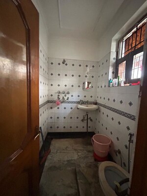 Master Bedroom in 3 BHK Independent House at Sector 23a – for Rent