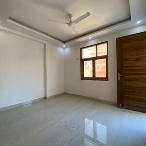 Room in 3 BHK Builder Floor at Chattarpur – for Rent