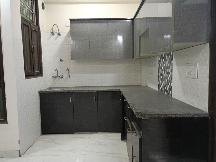 Kitchen, ashok vihar phase ii 2 Bedroom 600 Sq.Ft. Builder Floor In Ashok Vihar Phase ii Gurgaon 9975891
