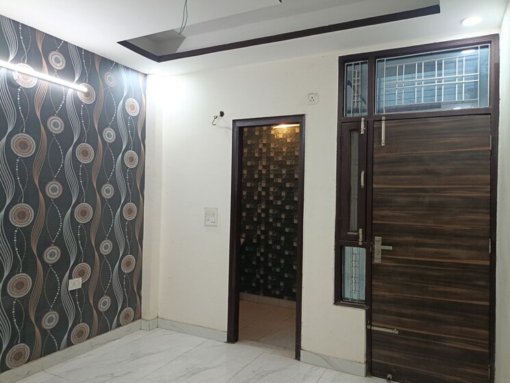 Room, ashok vihar phase ii 2 Bedroom 600 Sq.Ft. Builder Floor In Ashok Vihar Phase ii Gurgaon 9975891