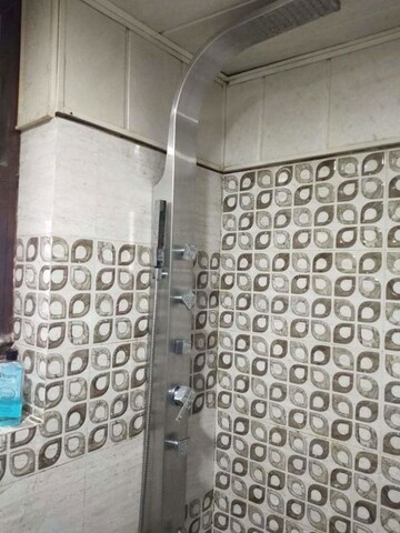 Bathroom in 2 BHK Builder Floor at Ansal Sushant Apartments, Sushant Lok I – for Rent