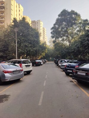 Parking in 2 BHK Builder Floor at Ansal Sushant Apartments, Sushant Lok I – for Rent