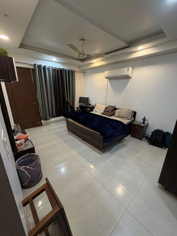 Living Room in 3 BHK Builder Floor at Sector 38 – for Rent