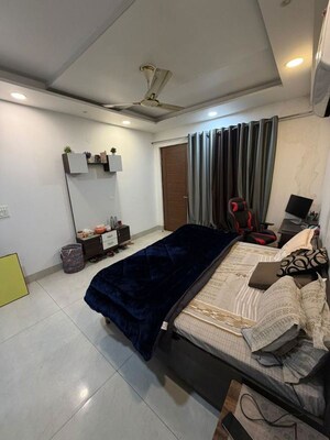 Living Room in 3 BHK Builder Floor at Sector 38 – for Rent