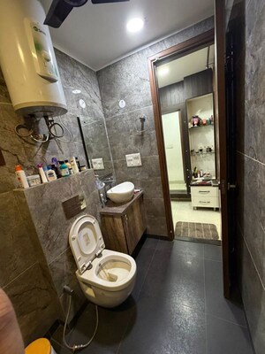 Living Room in 3 BHK Builder Floor at Sector 38 – for Rent