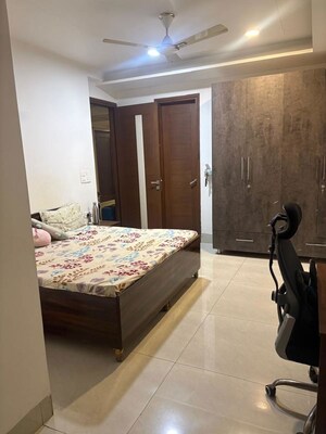 Bedroom in 3 BHK Builder Floor at Sector 38 – for Rent