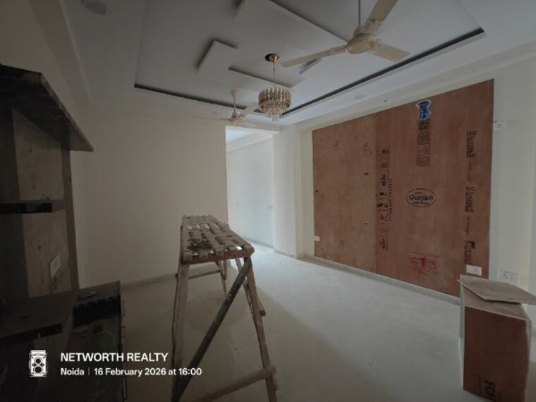 Kitchen, sector 73 1 Bedroom 600 Sq.Ft. Builder Floor In Sector 73 Noida 9975954