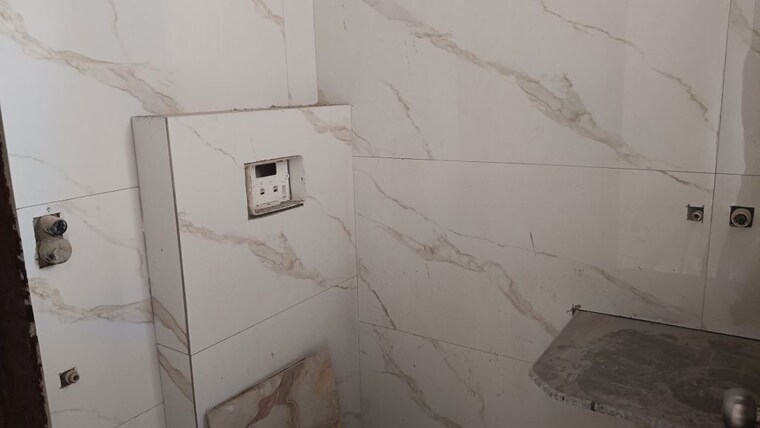 Bathroom, sector 73 2 Bedroom 1000 Sq.Ft. Builder Floor In Sector 73 Noida 9975990