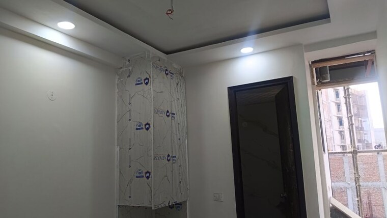 Bathroom, sector 73 2 Bedroom 1000 Sq.Ft. Builder Floor In Sector 73 Noida 9975990