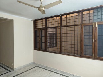 Room in 2 BHK Builder Floor at Sector 47 – for Rent