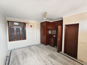 Room in 2 BHK Builder Floor at Sector 47 – for Rent