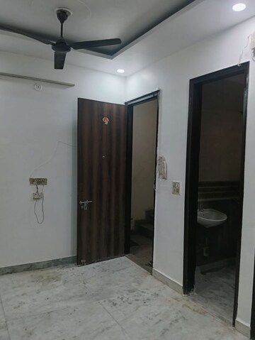Room in 2.5 BHK Builder Floor at Jagatpur – for Sale