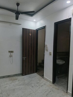 Room in 2.5 BHK Builder Floor at Jagatpur – for Sale