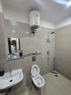 Bathroom in 1 BHK Builder Floor at Sector 46 – for Rent