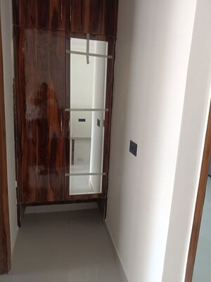 Building Lobby in 1 BHK Builder Floor at Sector 46 – for Rent