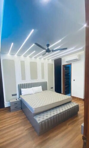 Bedroom in 3 BHK Apartment at Hazratganj – for Rent