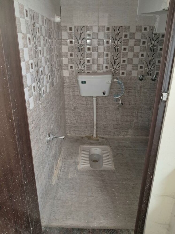 Bathroom, raebareli road 2 Bedroom 500 Sq.Ft. Independent House In Raebareli Road Lucknow 9976230