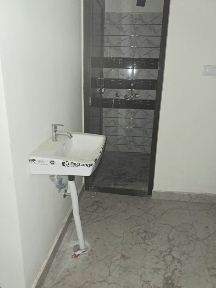 Bathroom, raebareli road 2 Bedroom 500 Sq.Ft. Independent House In Raebareli Road Lucknow 9976230