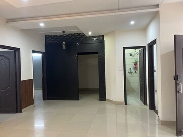 Room in 3 BHK Apartment at Riverdale Hazelwood Residences, High Ground – for Rent