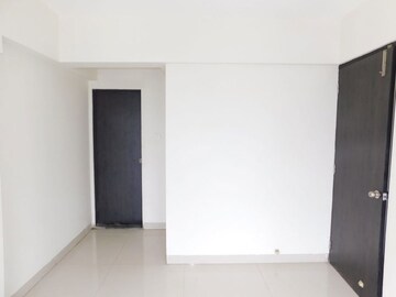 Room in 1 BHK Apartment at Shreedham Splendour, Andheri West – for Sale