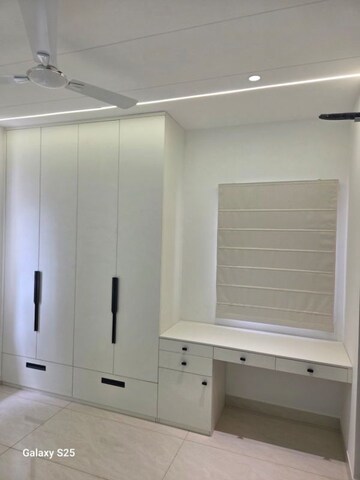 Room in 3 BHK Apartment at Prestige Beverly Hills, Kokapet – for Sale