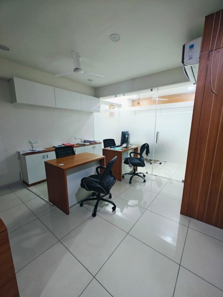 Team Area, science city Commercial Office Space 830 Sq.Ft. In Science City Ahmedabad 9975702