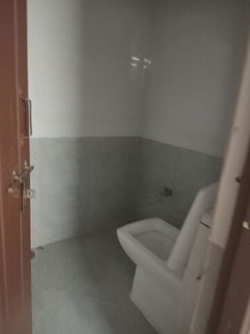 Bathroom in 3 BHK Builder Floor at Alkapuri – for Rent