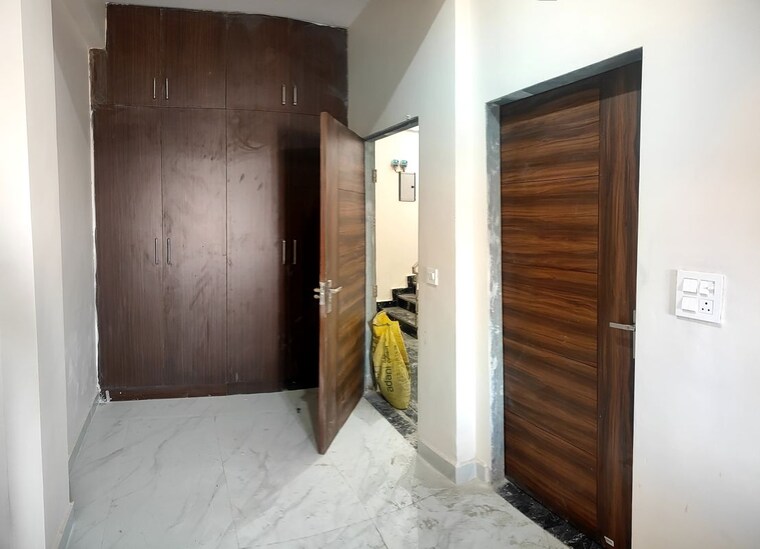 Room, sector 23 1 Bedroom 510 Sq.Ft. Builder Floor In Sector 23 Gurgaon 9976460