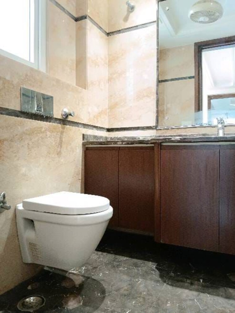 Bathroom, defence colony 4 Bedroom 2700 Sq.Ft. Builder Floor In Defence Colony Delhi 9976539