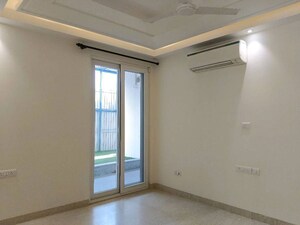 Room in 4 BHK Builder Floor at Defence Colony – for Rent