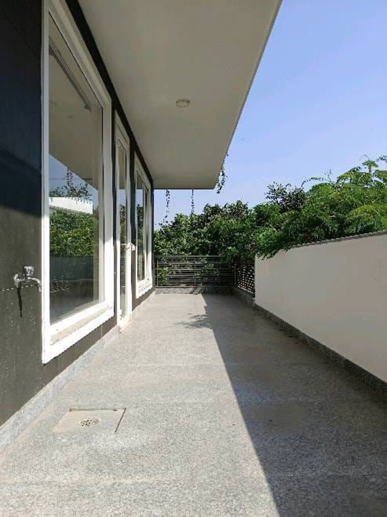 Balcony, defence colony 4 Bedroom 2700 Sq.Ft. Builder Floor In Defence Colony Delhi 9976539