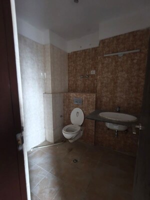 Bathroom in 2.5 BHK Apartment at Sector 10 Dwarka – for Rent
