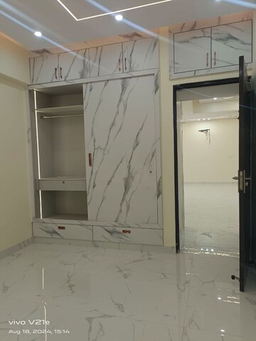 Room in 3 BHK Apartment at Dwarka – for Sale