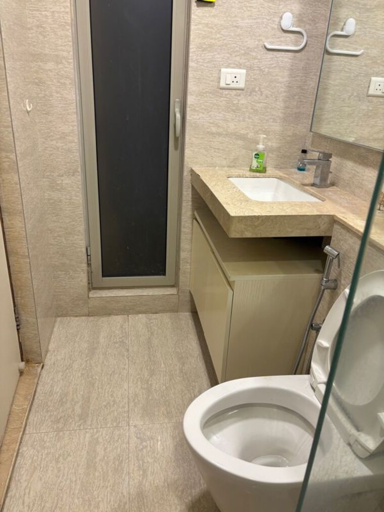 Bathroom, castle-rock 2 Bedroom 750 Sq.Ft. Apartment In Powai Mumbai 9976784