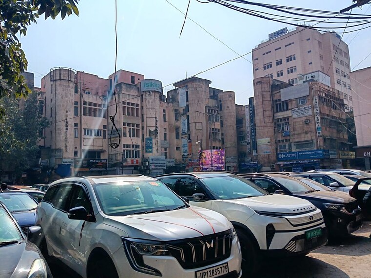 Exterior View, karol bagh Commercial Shop 1050 Sq.Ft. In Karol Bagh Delhi 9975633