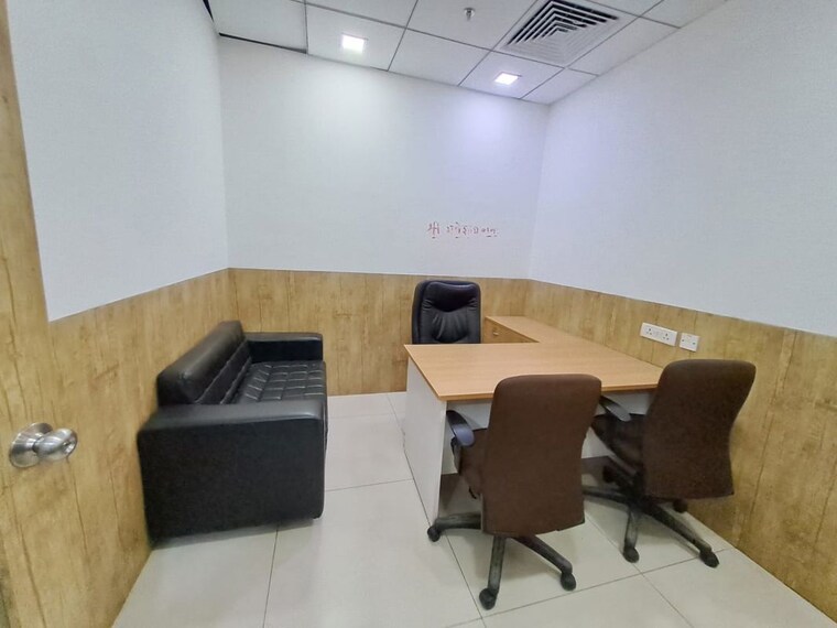 Team Area, sector 63 Commercial Office Space 1350 Sq.Ft. In Sector 63 Noida 9976705