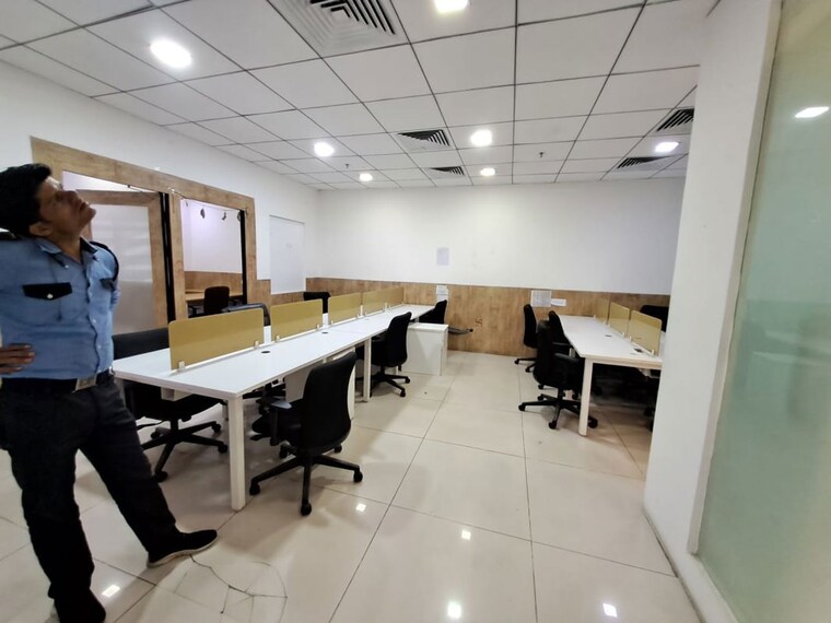 Team Area, sector 63 Commercial Office Space 1350 Sq.Ft. In Sector 63 Noida 9976705
