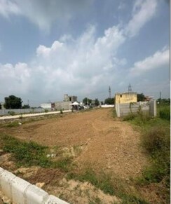 Plot For Sale in Sector 78