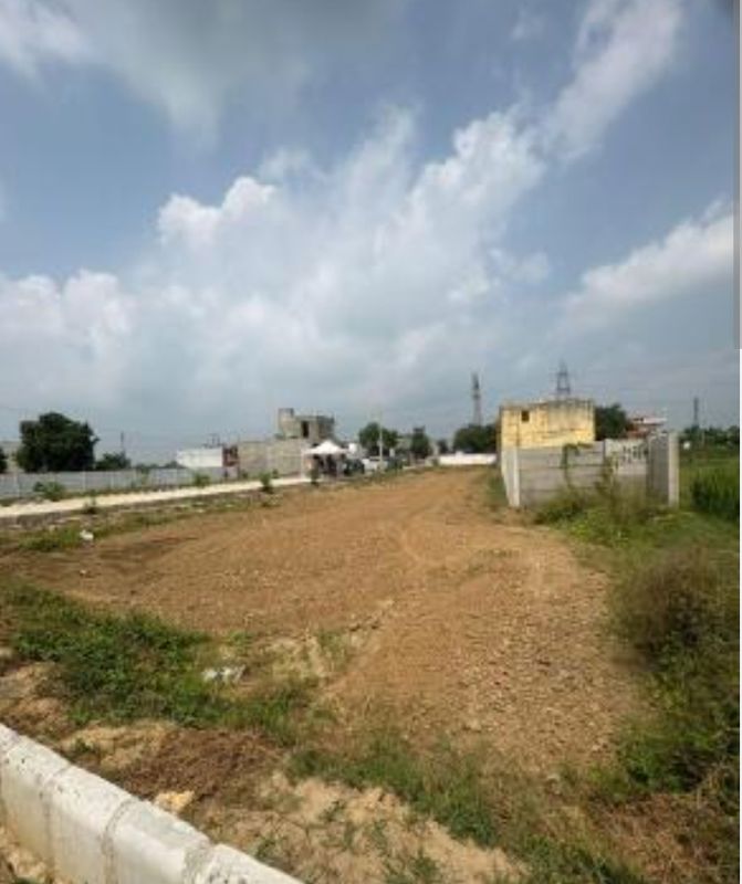 Plot For Sale in Sector 78