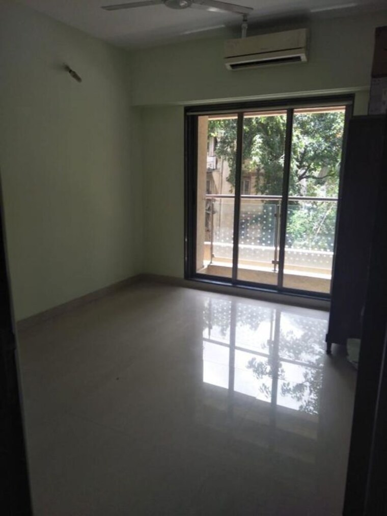 Room, chikoowadi 1 Bedroom 550 Sq.Ft. Builder Floor In Chikoowadi Mumbai 9976860