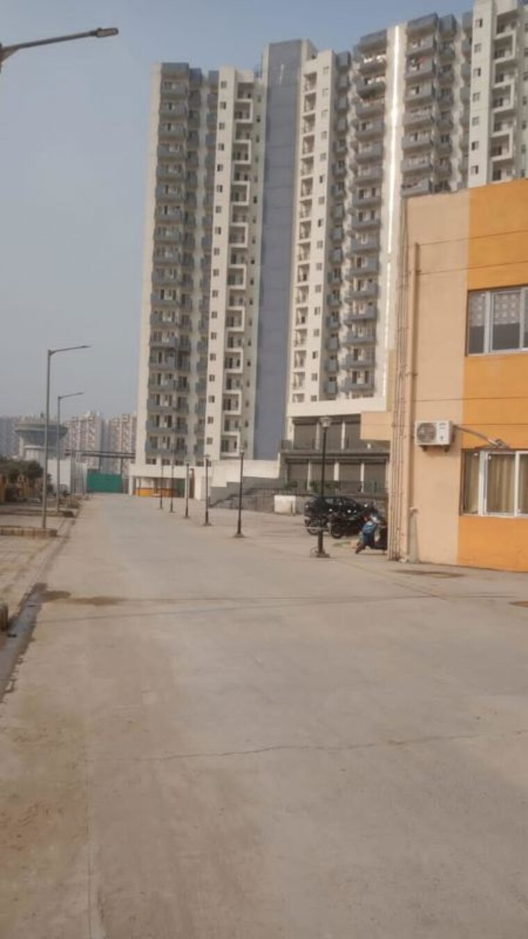 Exterior View, amrapali-ivory-heights 1 Bedroom 585 Sq.Ft. Apartment In Amrapali Dream Valley Greater Noida 9976879