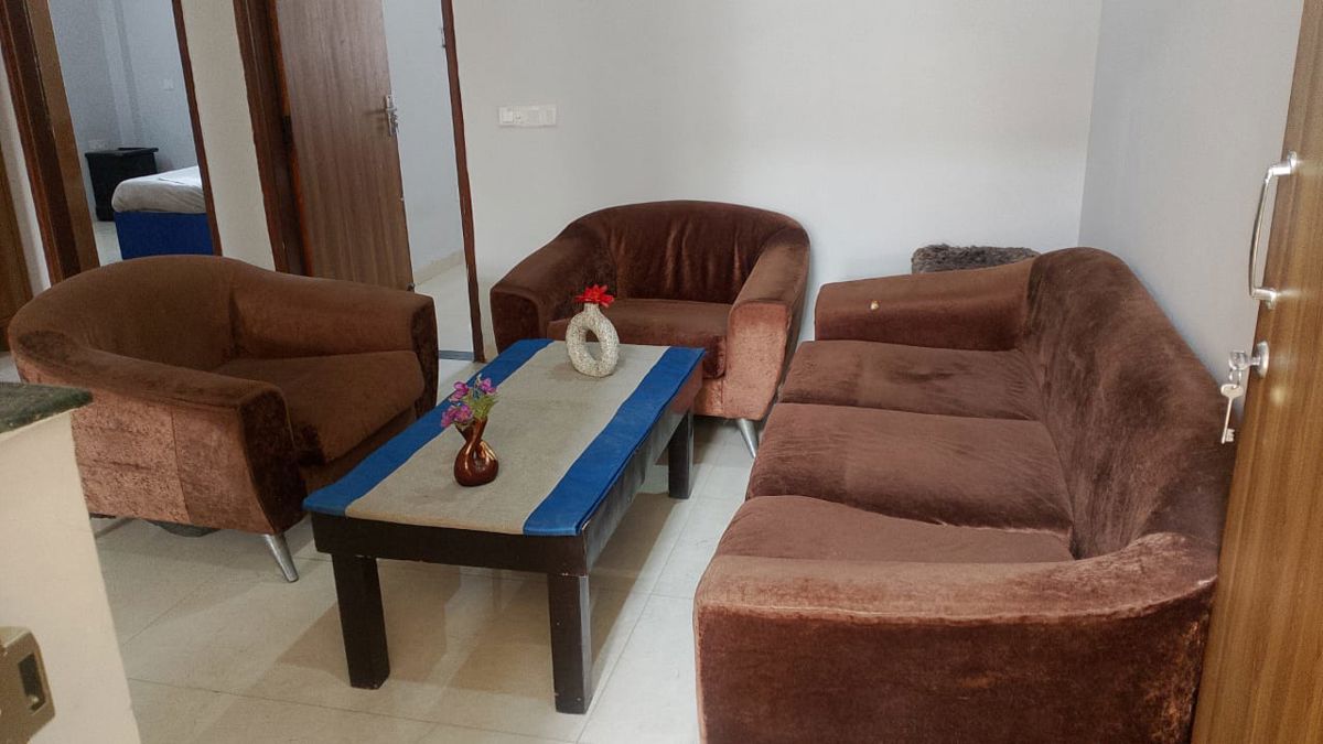 3 BHK + Pooja Room,Servant Room,Extra Room Apartment For Rent in Sector 43